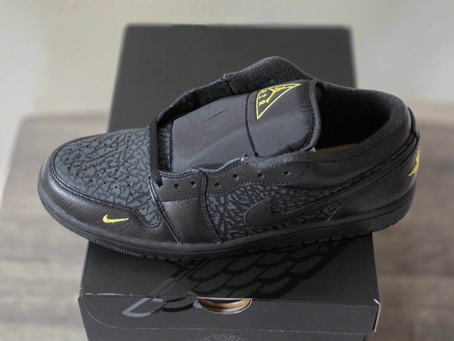 Jordan 1 Low Premium Black Elephant Print SZ 11M DS OG All