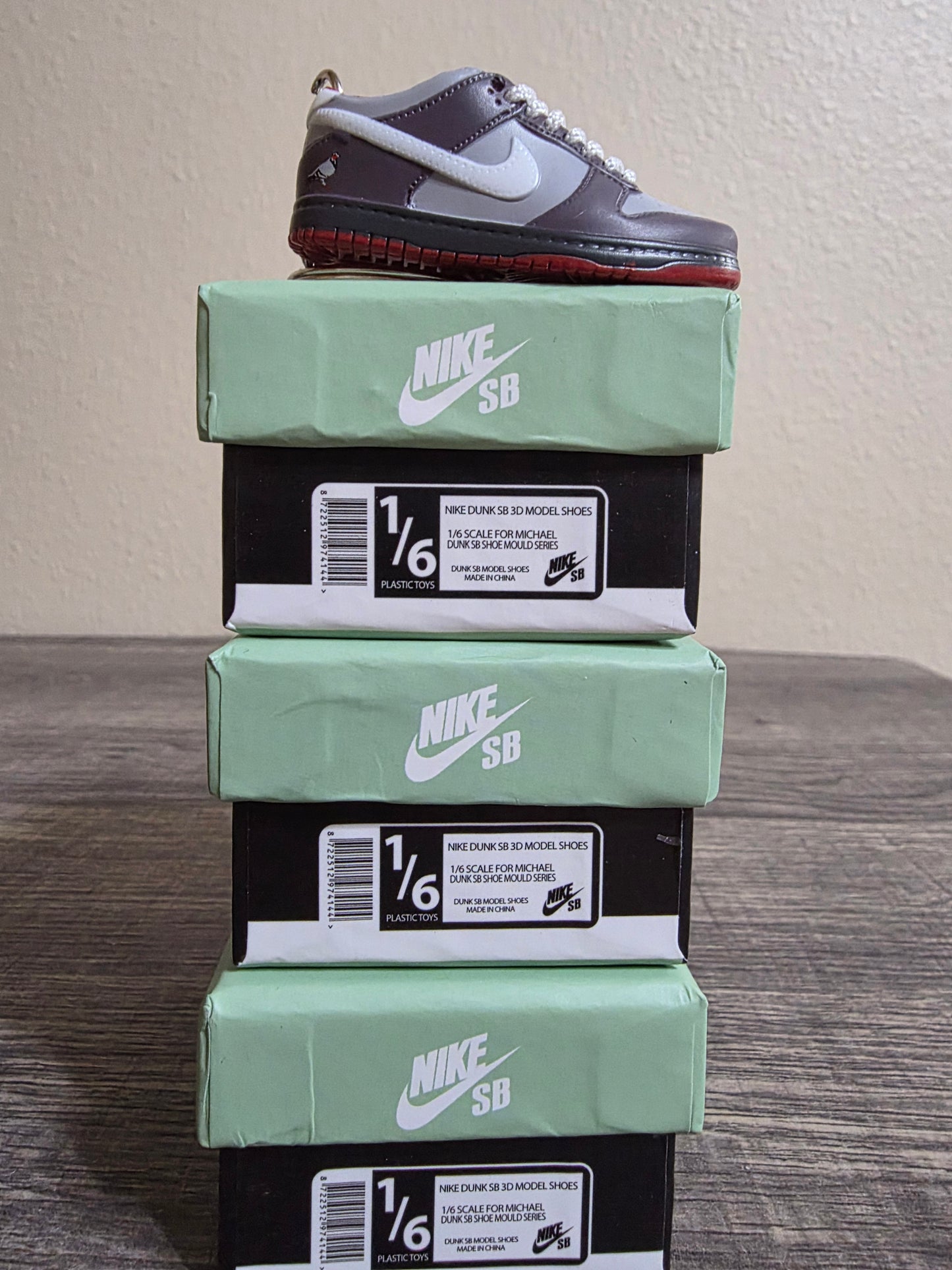 Nike SB Staple Pigeon NYC Mini Sneaker Keychain