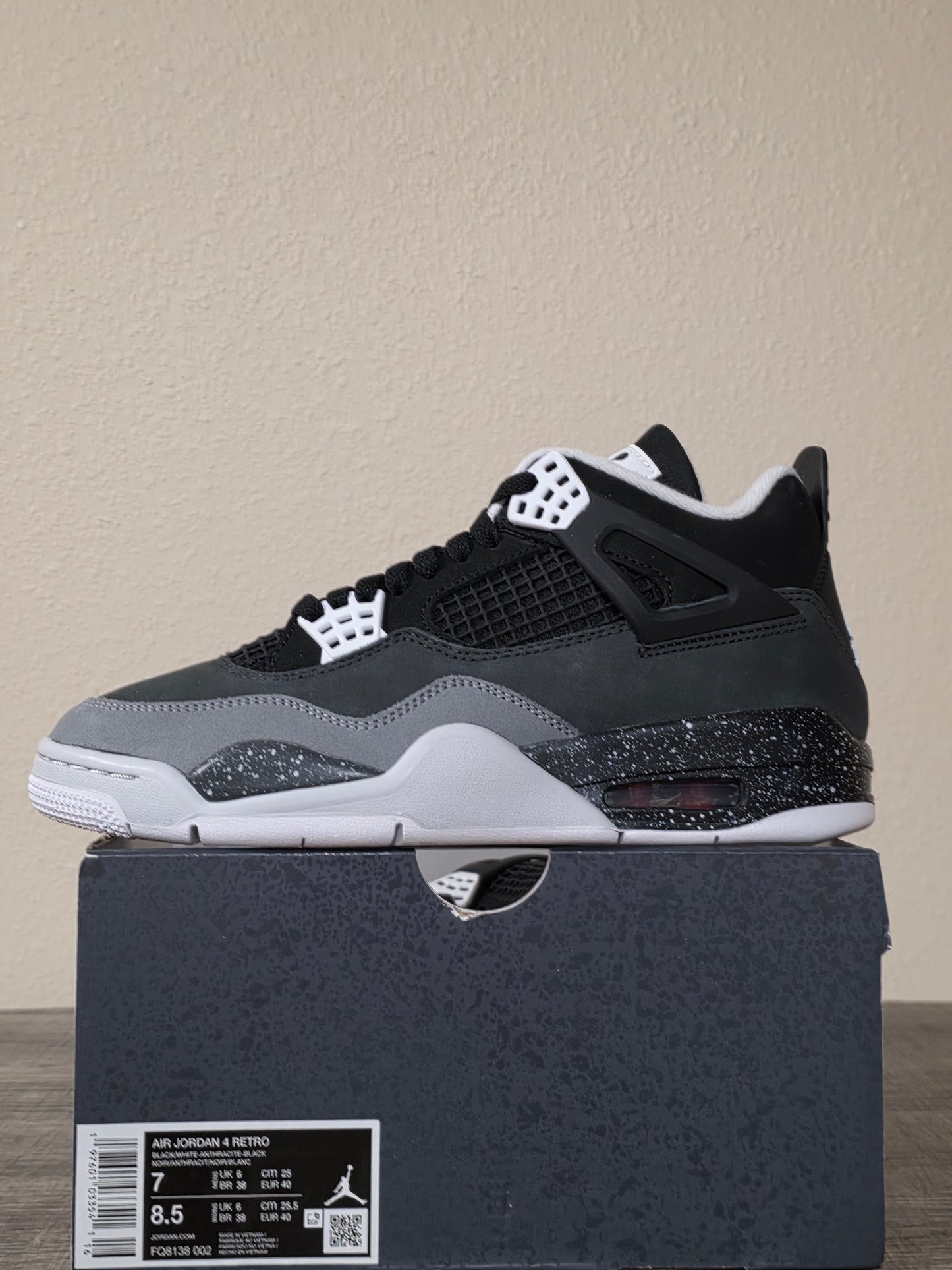 Jordan 4 Fear sz 7M/8.5W Brand New