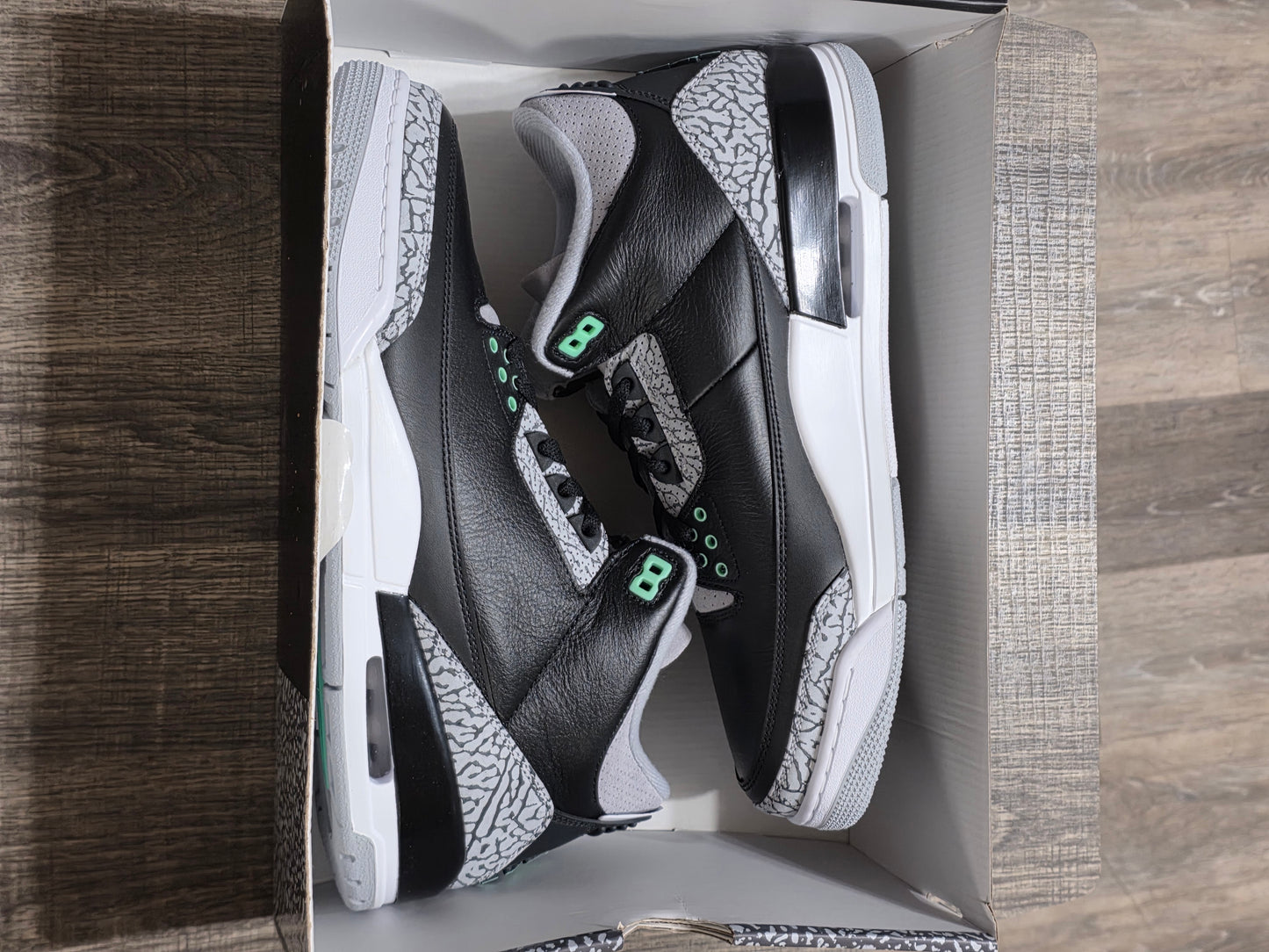 Jordan 3 Green Glow SZ 11.5M DS