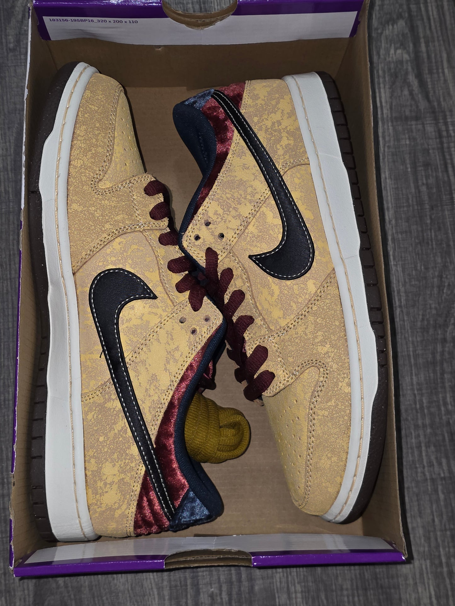 Nike Dunk Low SB Cty of Cinema DS SZ 9M