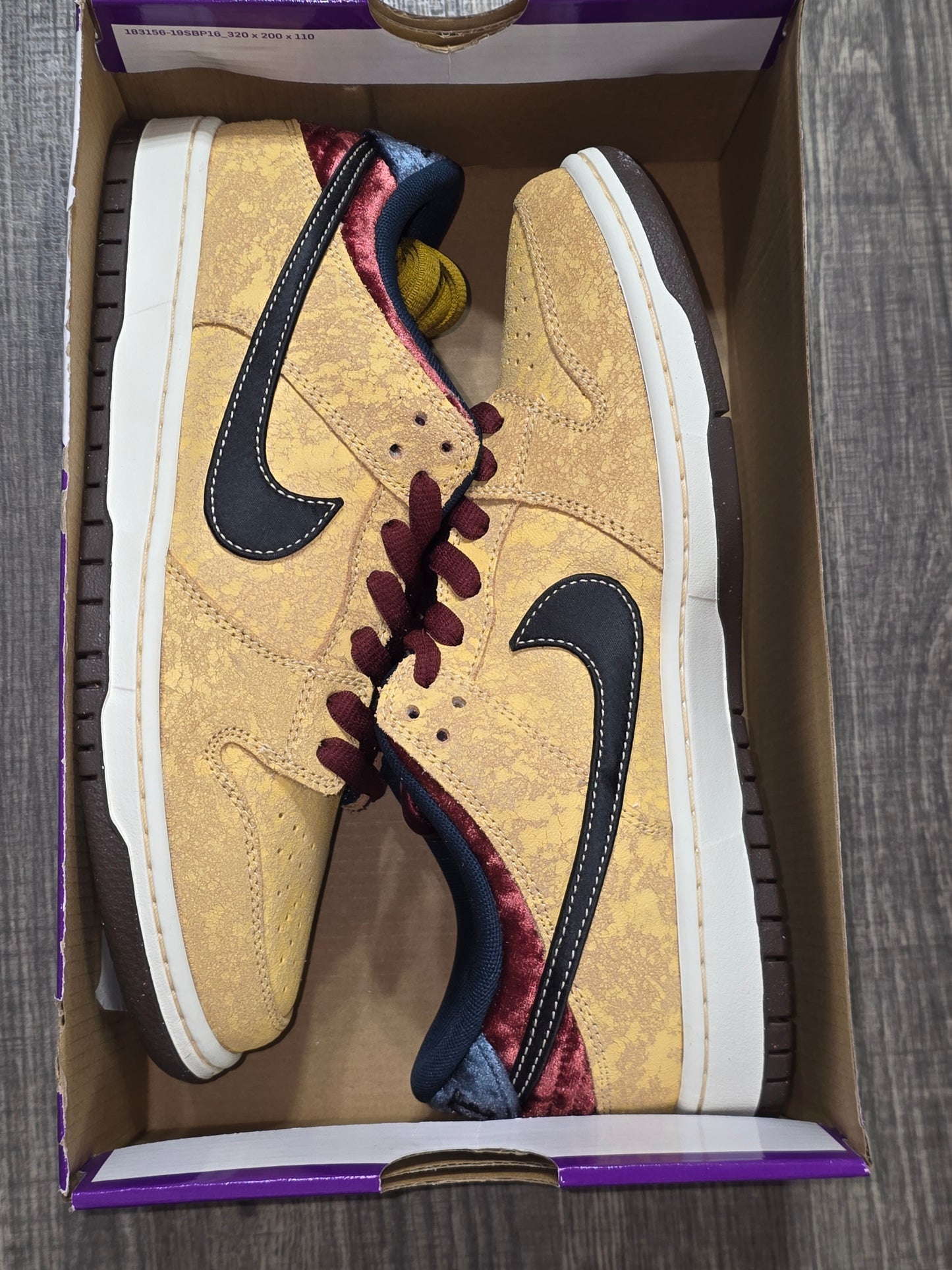Nike Dunk Low SB Cty of Cinema DS SZ 9M