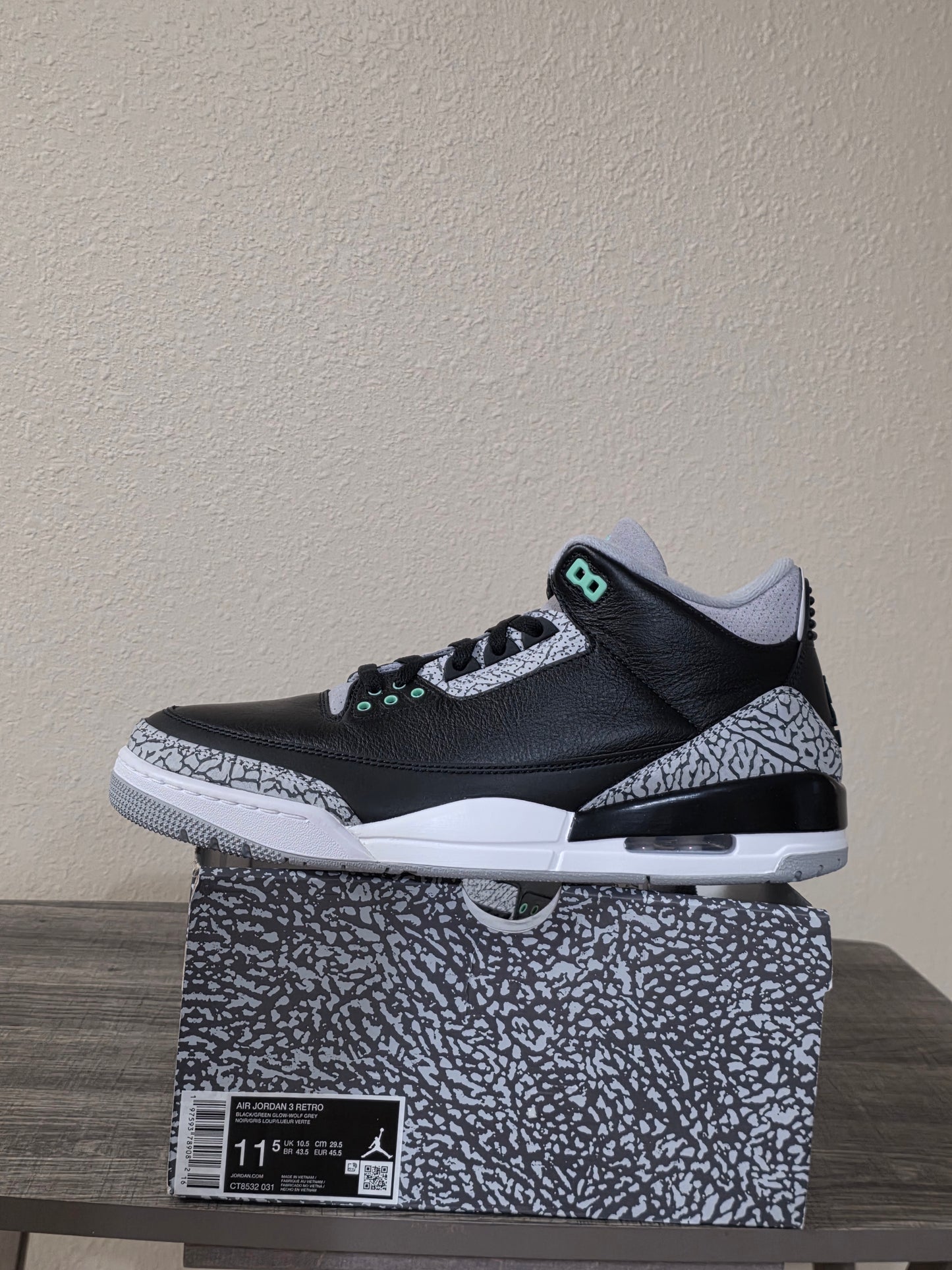 Jordan 3 Green Glow SZ 11.5M DS