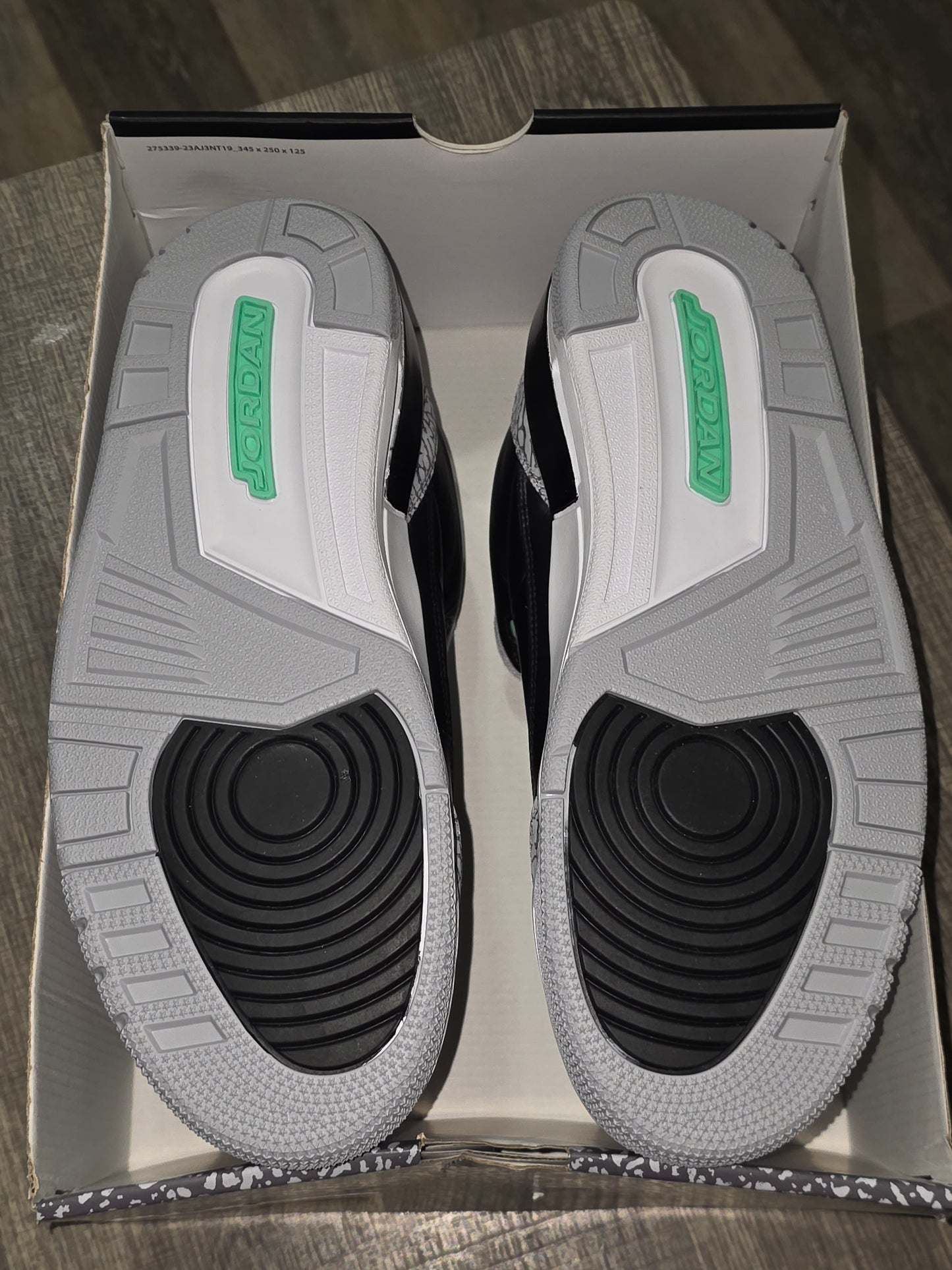 Jordan 3 Green Glow SZ 11.5M DS