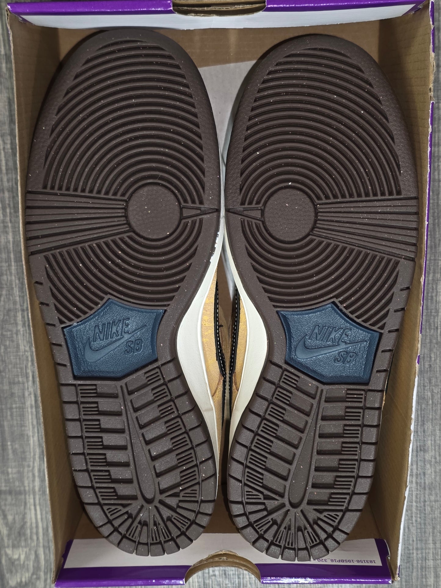 Nike Dunk Low SB Cty of Cinema DS SZ 9M